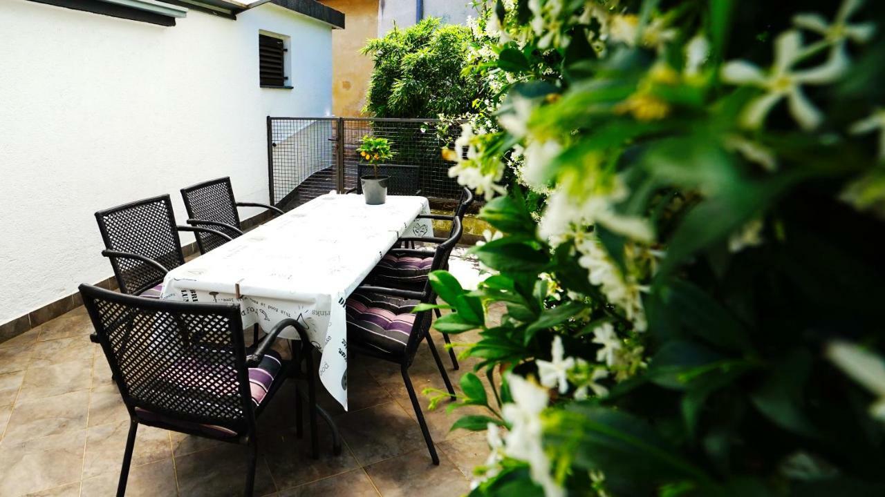 Sia House Apartment Pula Exterior photo